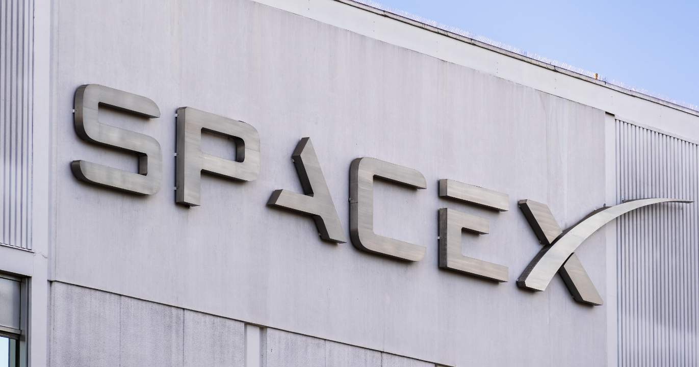 ANALYSIS: SpaceX at 1,000 billion — Musk isn't selling rockets; he's selling the future